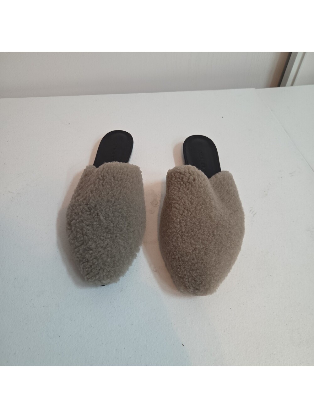 women's neutral fleece Jenni Kayne sherling mule size 10.5